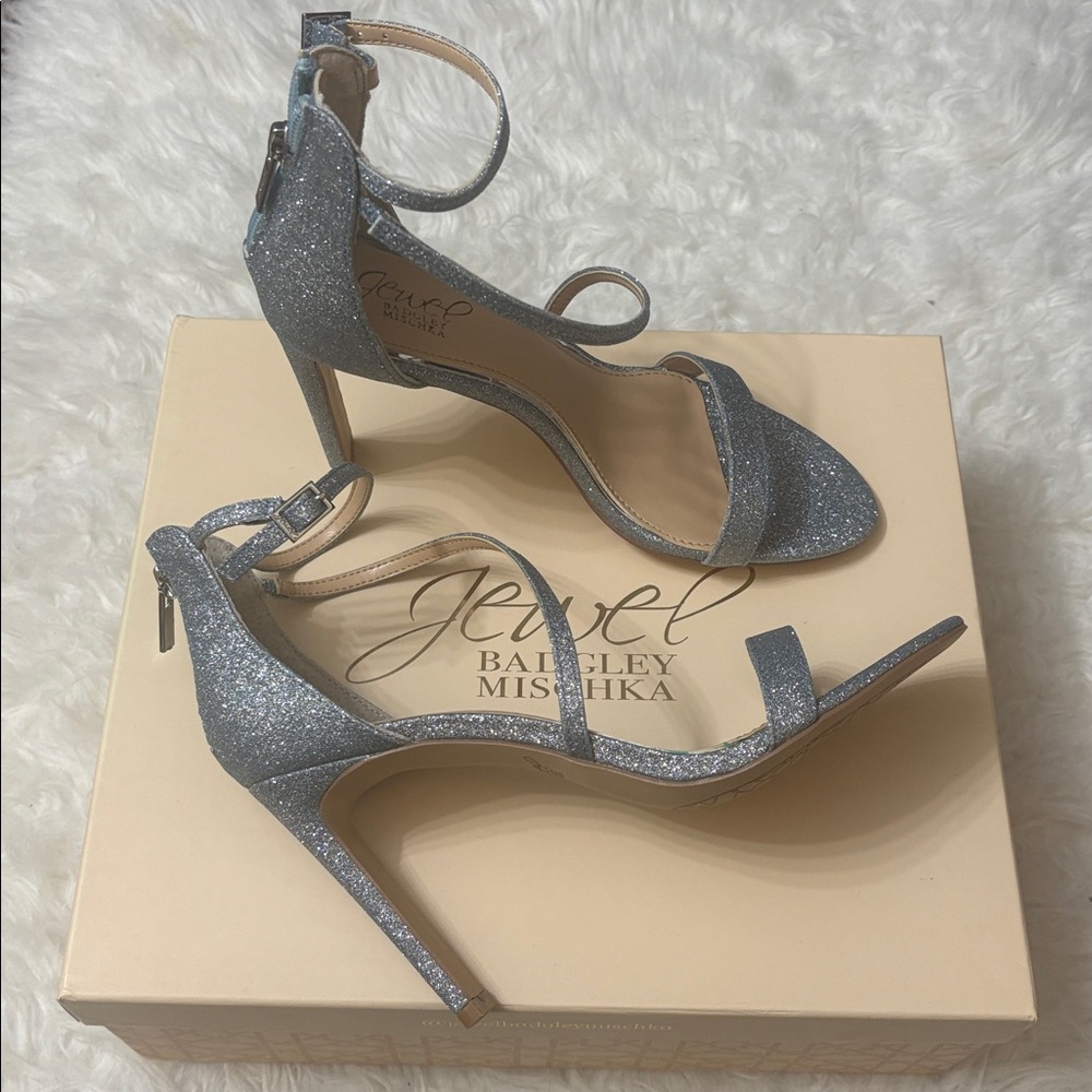 NEW In Box Jewel Badgley Mischka Diana Sky Blue Sparkly Strappy Heels Size 7